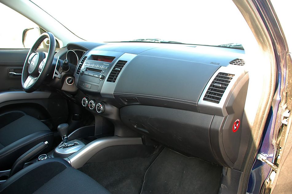 2010款欧蓝德EX3.0精英GT版内饰实拍