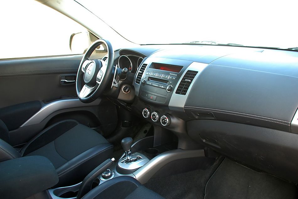 2010款欧蓝德EX3.0精英GT版内饰实拍