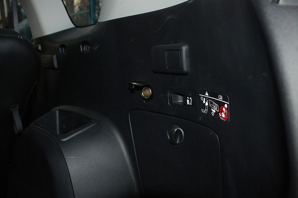 2010款欧蓝德EX3.0精英GT版内饰实拍