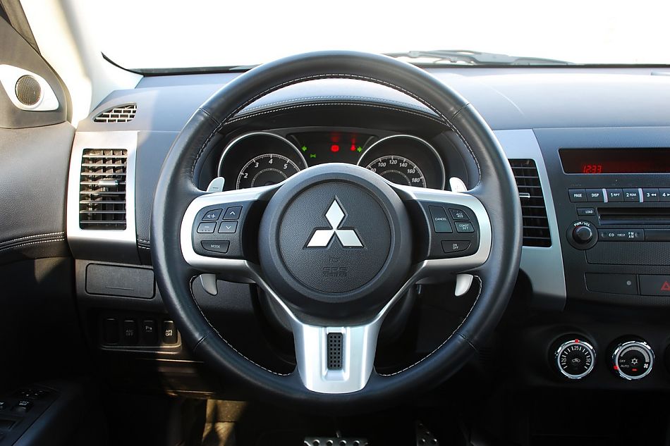 2010款欧蓝德EX3.0精英GT版内饰实拍