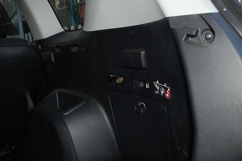 2010款欧蓝德EX3.0精英GT版内饰实拍