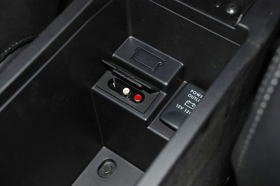 2010款欧蓝德EX3.0精英GT版内饰实拍