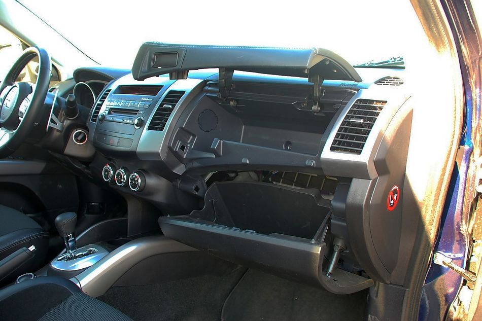 2010款欧蓝德EX3.0精英GT版内饰实拍