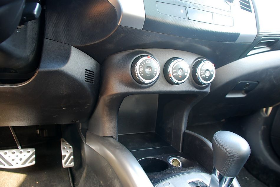 2010款欧蓝德EX3.0精英GT版内饰实拍