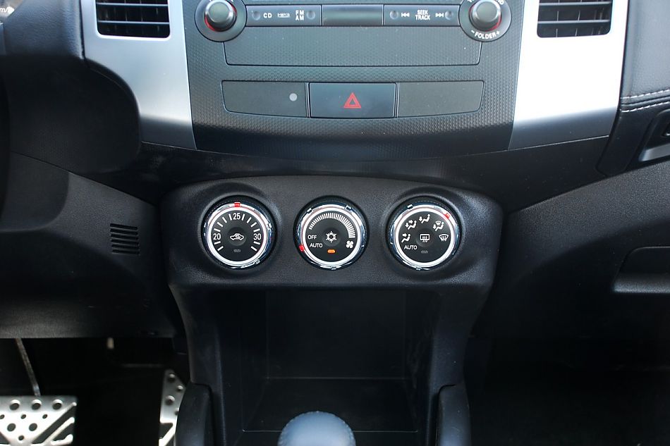 2010款欧蓝德EX3.0精英GT版内饰实拍