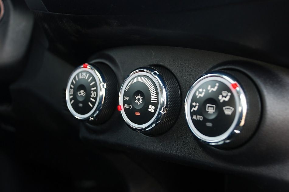 2010款欧蓝德EX3.0精英GT版内饰实拍