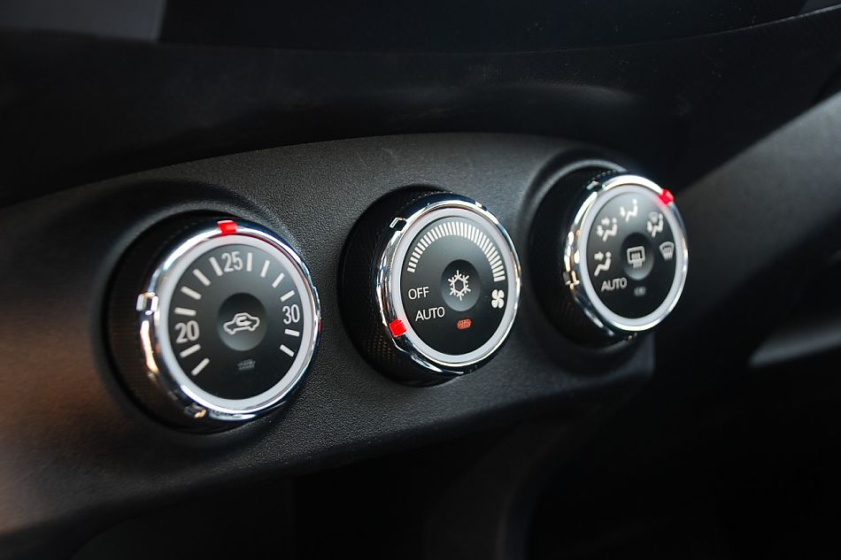 2010款欧蓝德EX3.0精英GT版内饰实拍