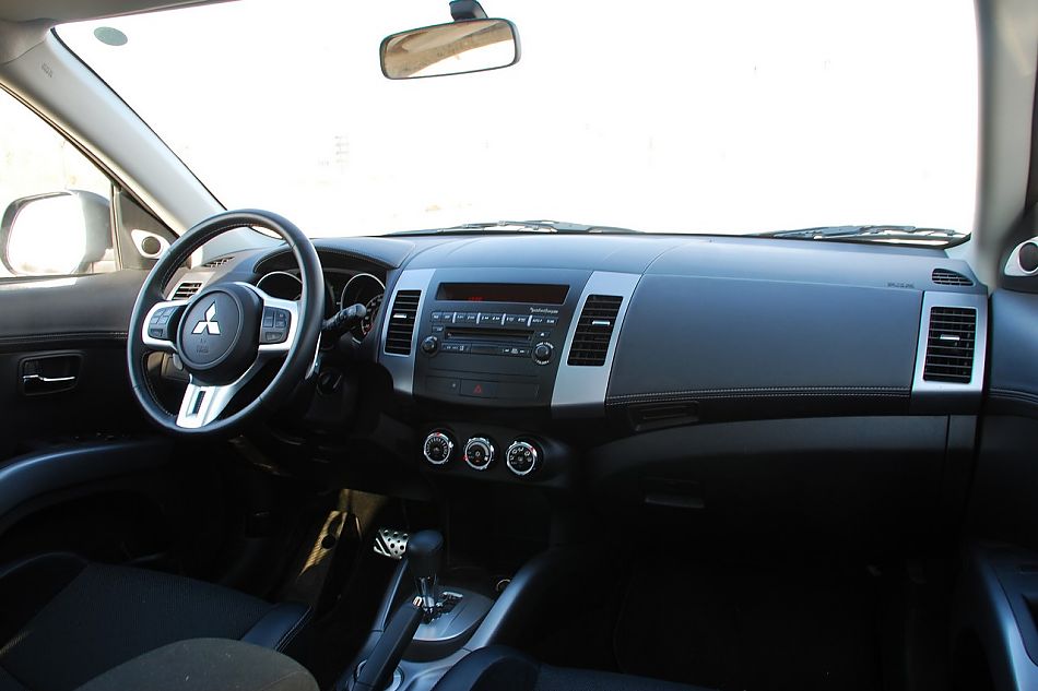 2010款欧蓝德EX3.0精英GT版内饰实拍