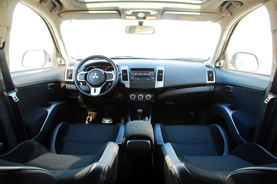 2010款欧蓝德EX3.0精英GT版内饰实拍