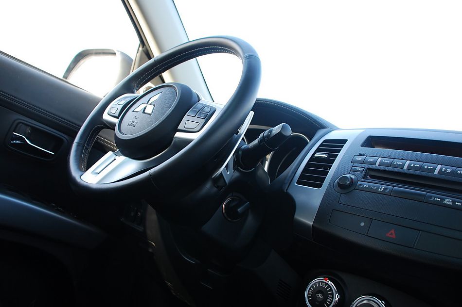 2010款欧蓝德EX3.0精英GT版内饰实拍