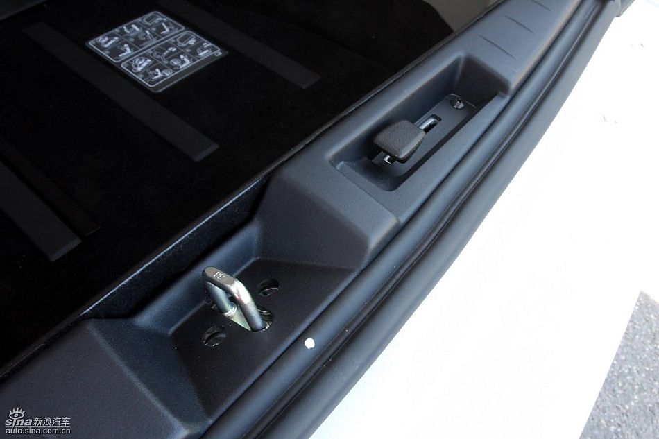 2010款三菱欧蓝德EX内饰实拍图