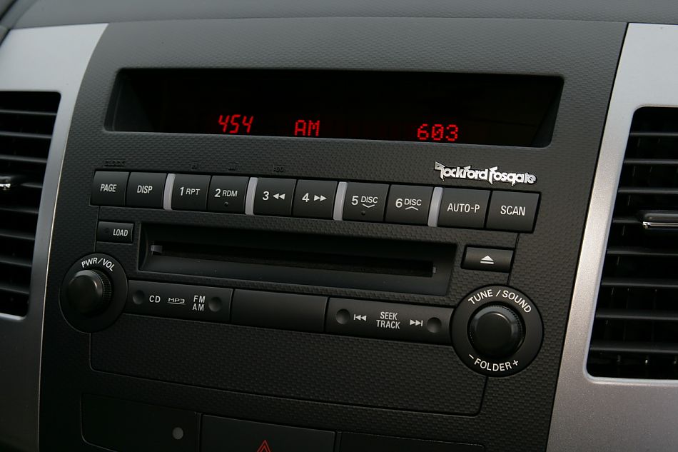 2010款三菱欧蓝德内饰资料图