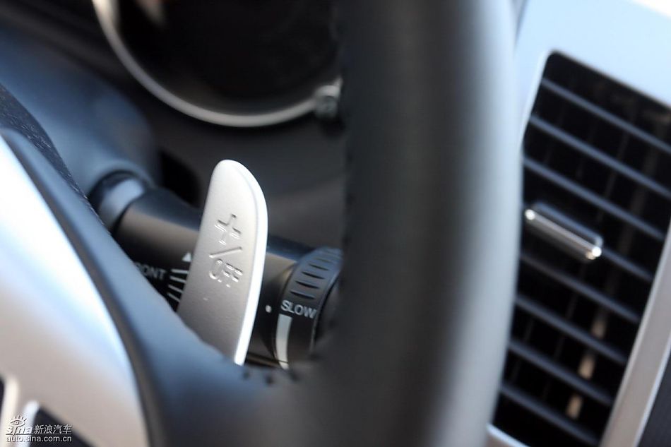 2010款三菱欧蓝德EX内饰实拍图