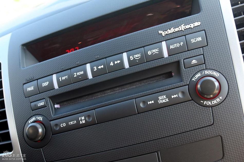 2010款三菱欧蓝德EX内饰实拍图