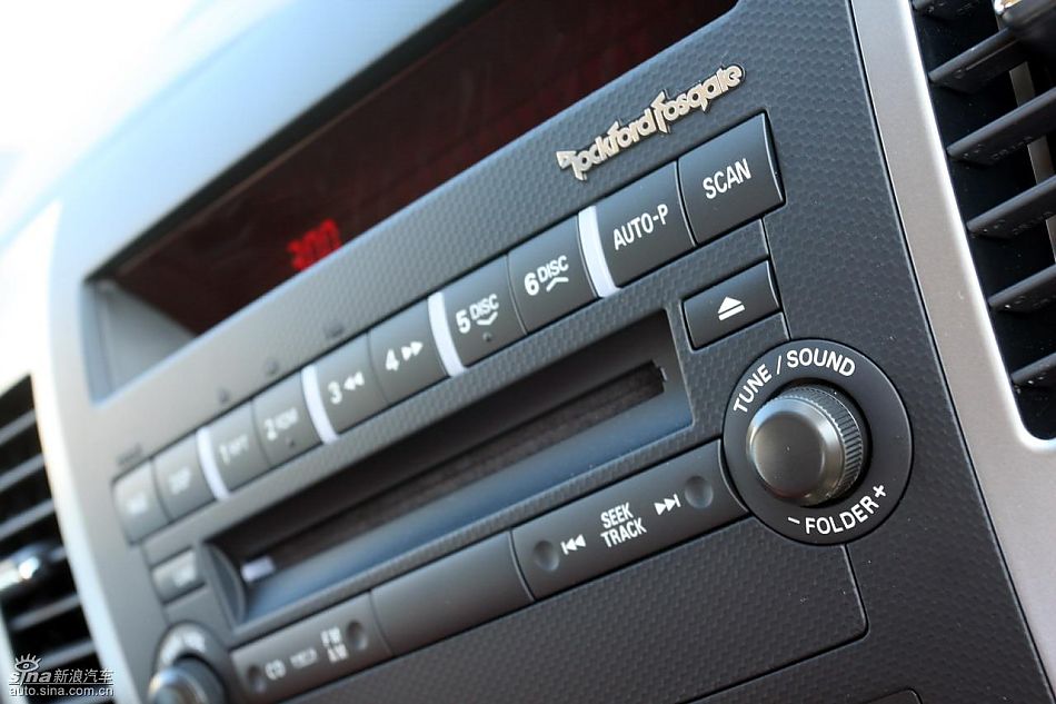 2010款三菱欧蓝德EX内饰实拍图