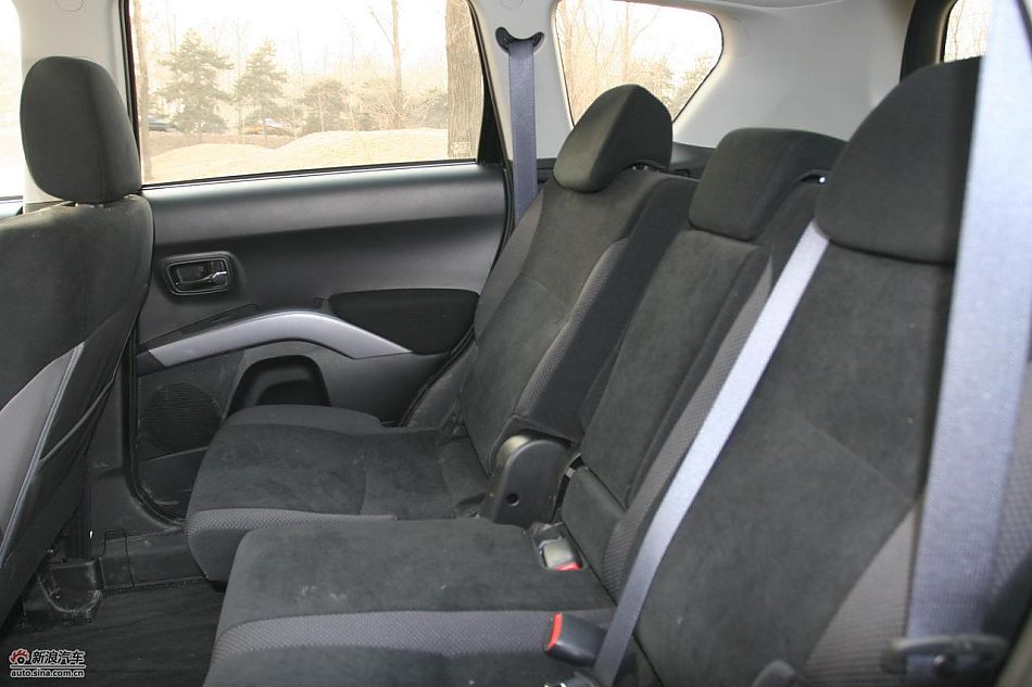 三菱欧蓝德EX劲界2.0运动版内饰及细节