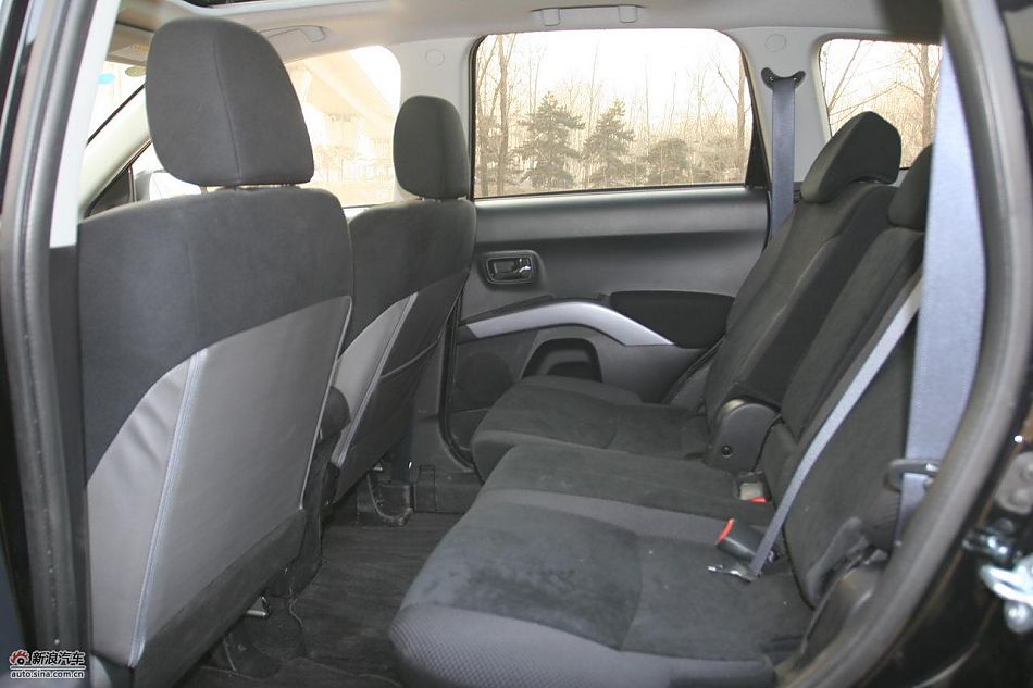 三菱欧蓝德EX劲界2.0运动版内饰及细节