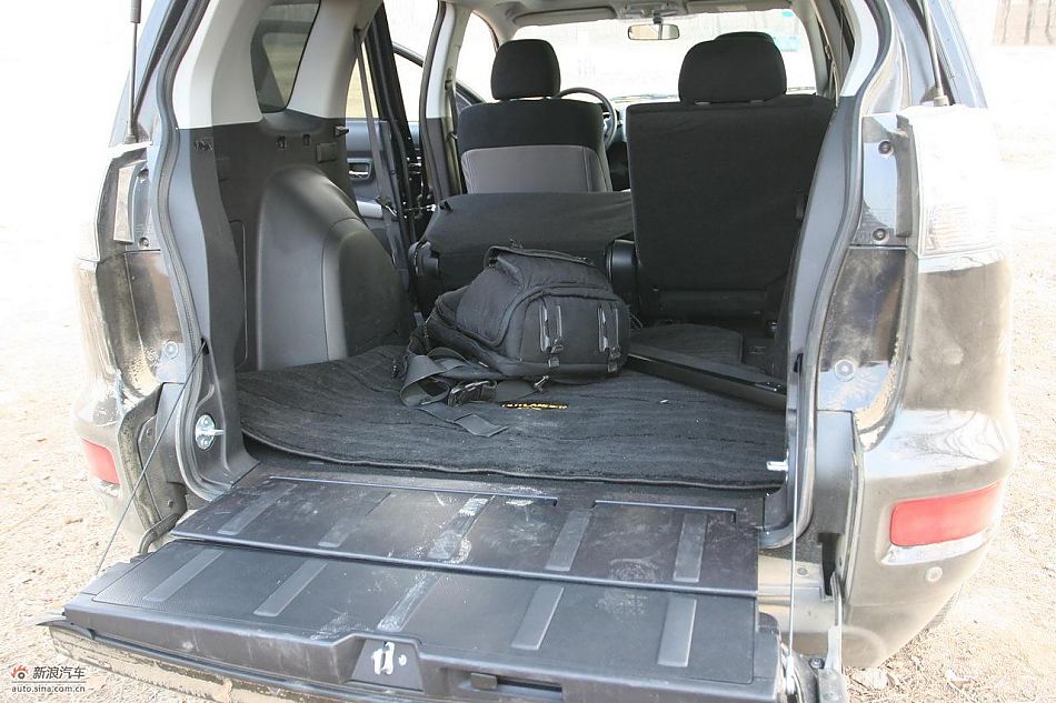 三菱欧蓝德EX劲界2.0运动版内饰及细节