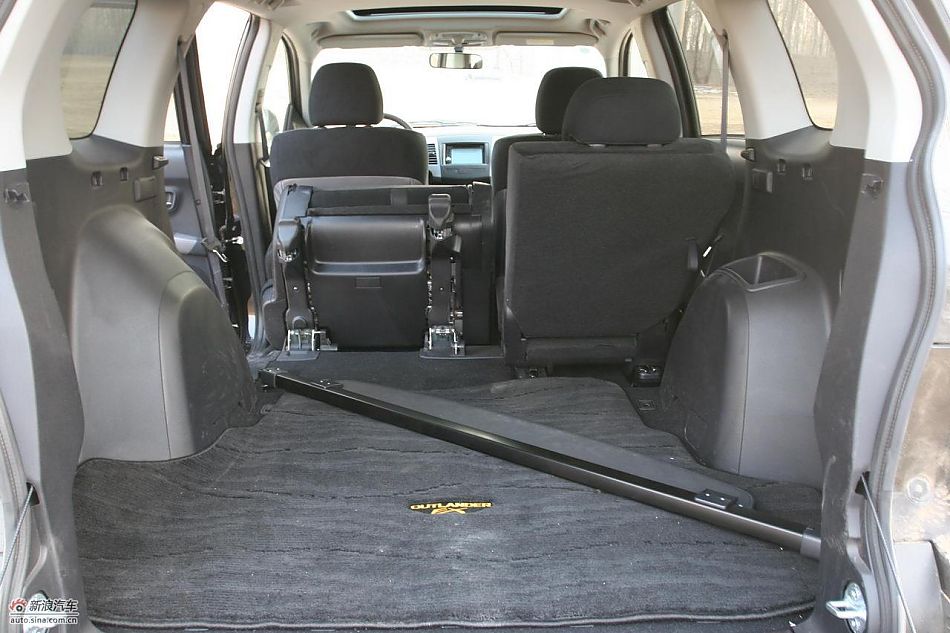 三菱欧蓝德EX劲界2.0运动版内饰及细节