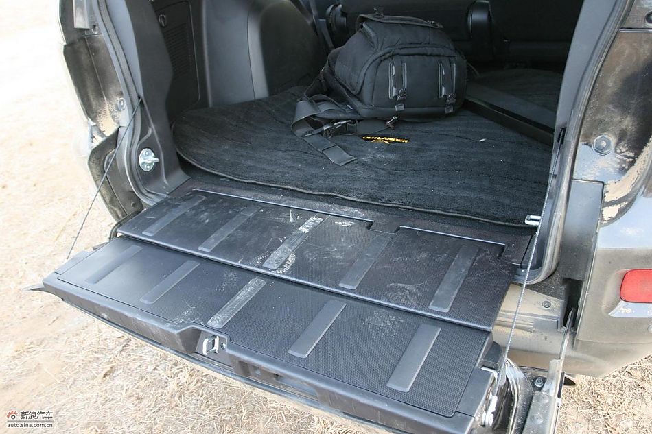 三菱欧蓝德EX劲界2.0运动版内饰及细节