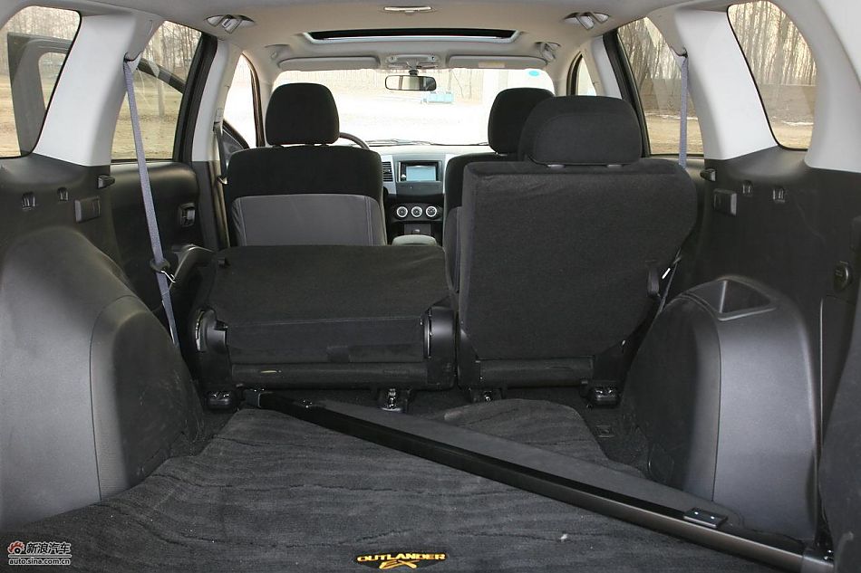 三菱欧蓝德EX劲界2.0运动版内饰及细节