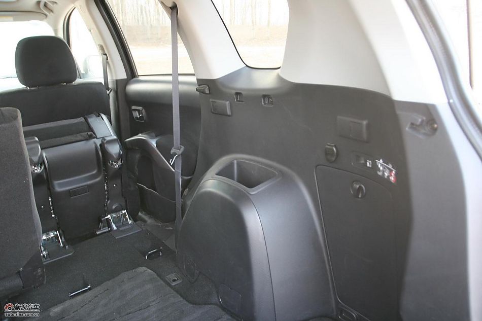 三菱欧蓝德EX劲界2.0运动版内饰及细节