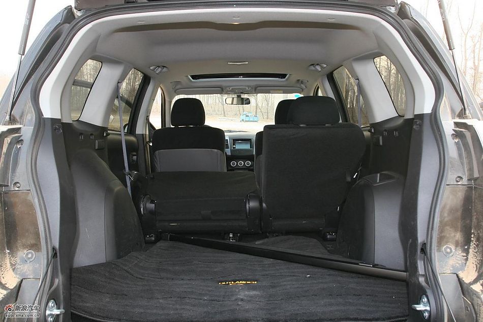 三菱欧蓝德EX劲界2.0运动版内饰及细节