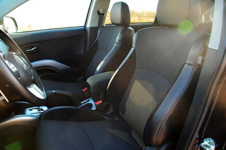 2010款欧蓝德EX3.0精英GT版内饰实拍