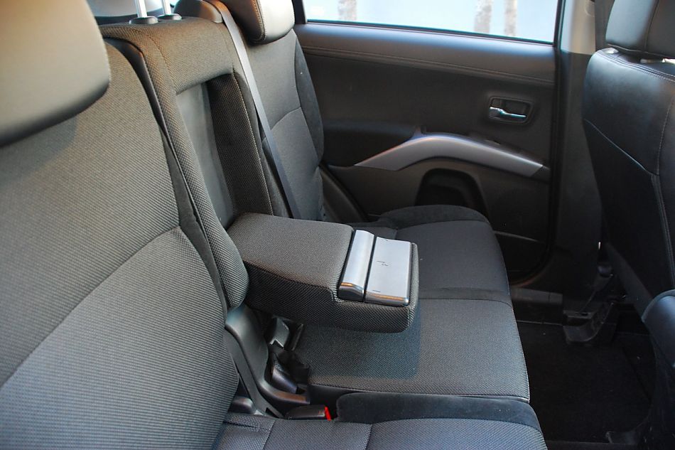 2010款欧蓝德EX3.0精英GT版内饰实拍