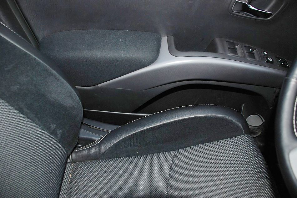 2010款欧蓝德EX3.0精英GT版内饰实拍