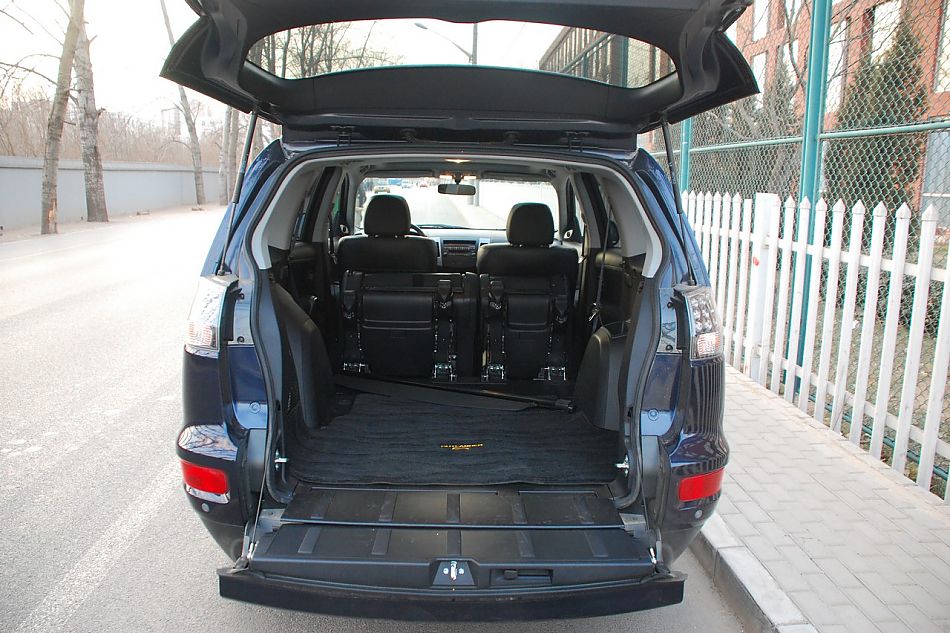 2010款欧蓝德EX3.0精英GT版细节实拍