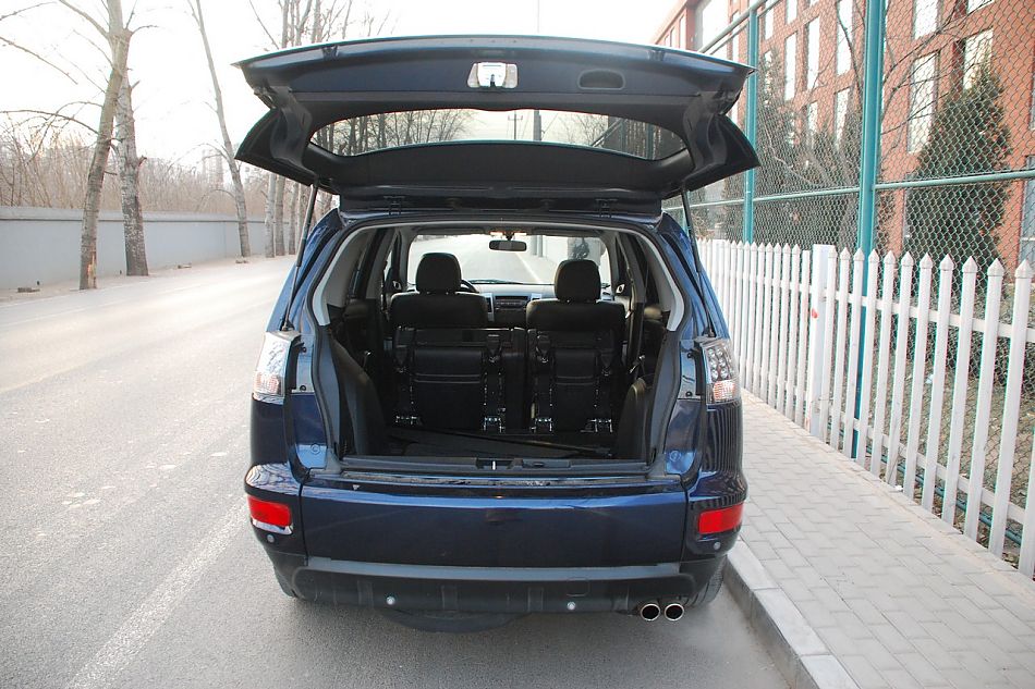 2010款欧蓝德EX3.0精英GT版细节实拍