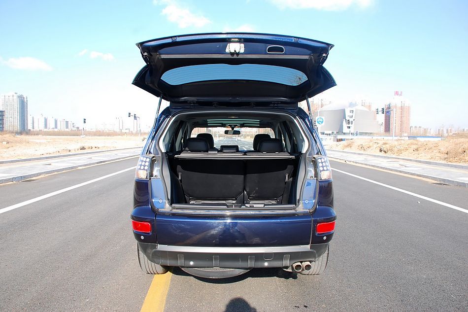 2010款欧蓝德EX3.0精英GT版细节实拍