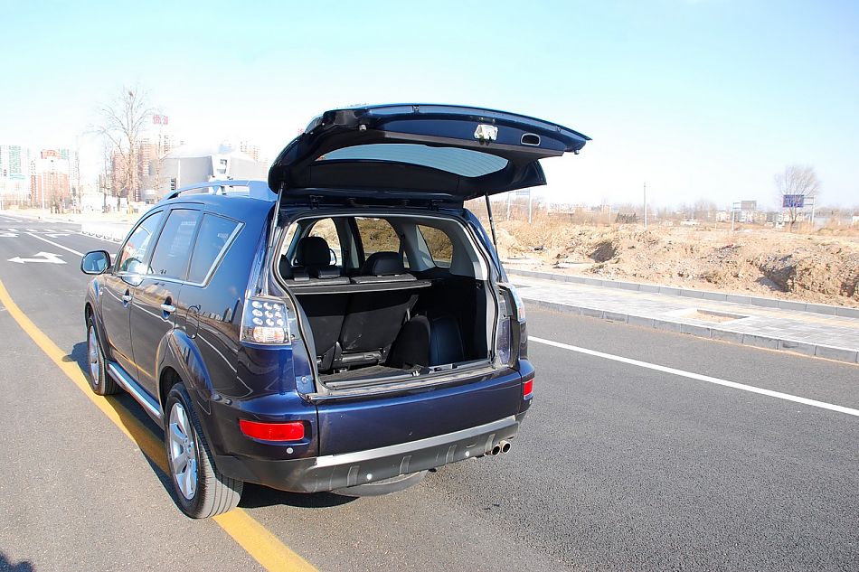 2010款欧蓝德EX3.0精英GT版细节实拍