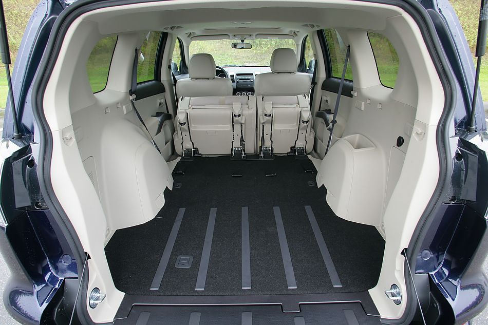 2010款三菱欧蓝德内饰资料图