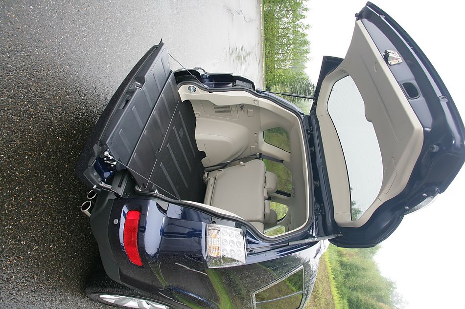 2010款三菱欧蓝德内饰资料图