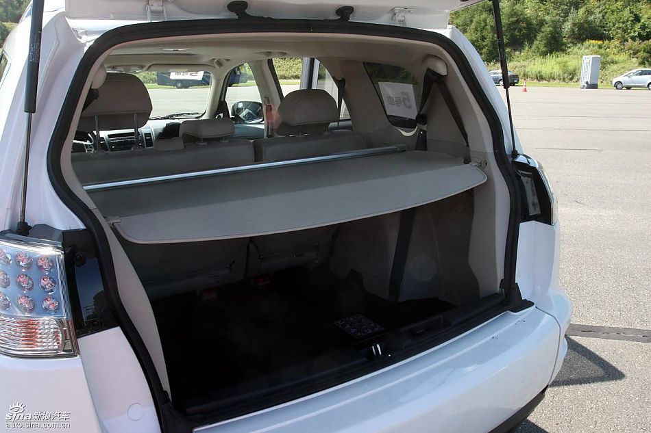 2010款三菱欧蓝德EX内饰实拍图