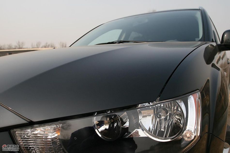 三菱欧蓝德EX劲界2.0运动版外观及细节