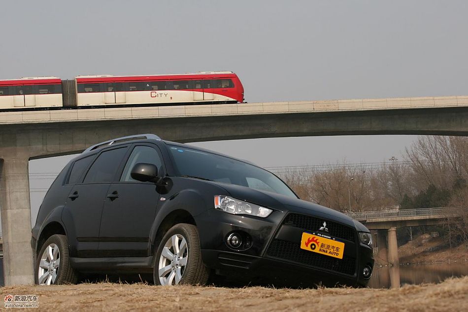 三菱欧蓝德EX劲界2.0运动版外观及细节