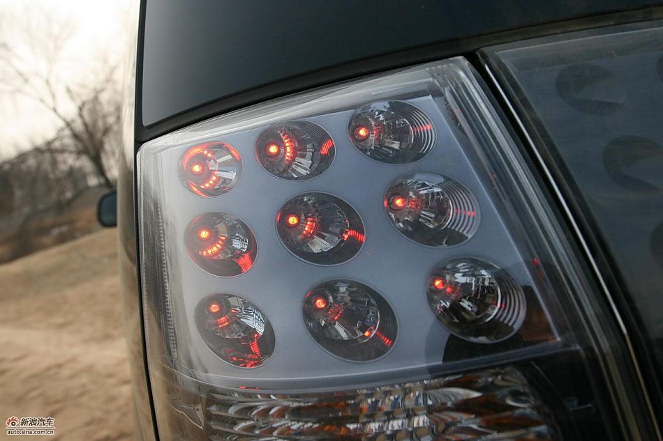 三菱欧蓝德EX劲界2.0运动版外观及细节