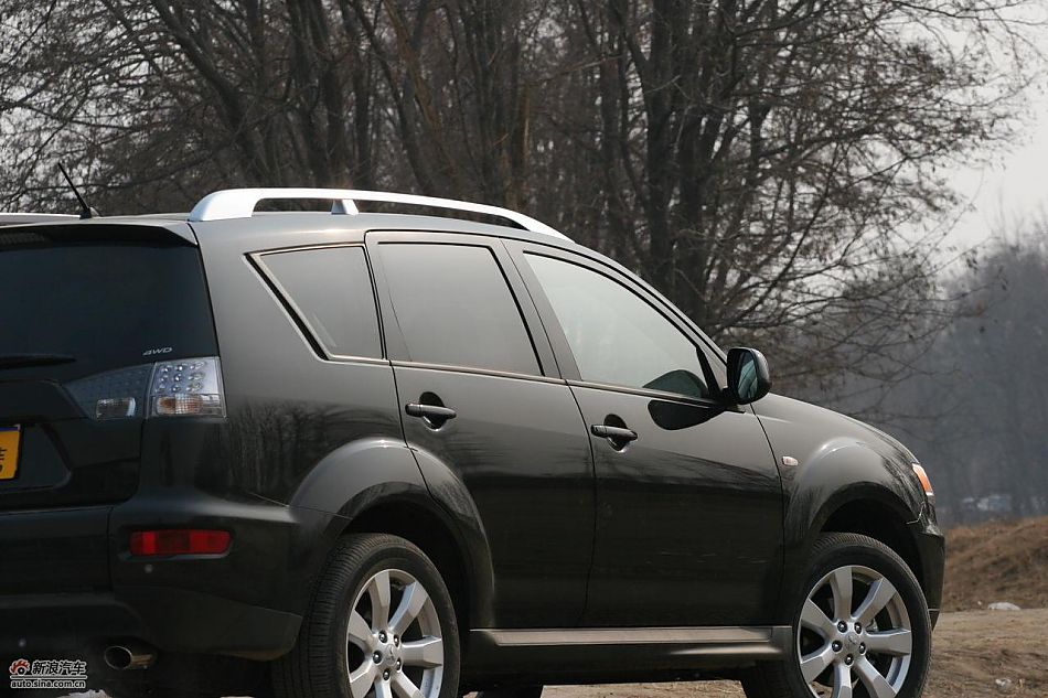 三菱欧蓝德EX劲界2.0运动版外观及细节