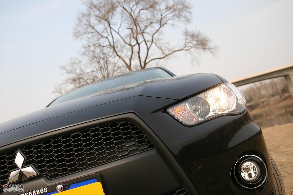 三菱欧蓝德EX劲界2.0运动版外观及细节