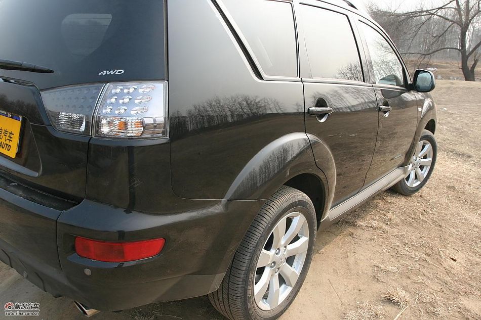 三菱欧蓝德EX劲界2.0运动版外观及细节