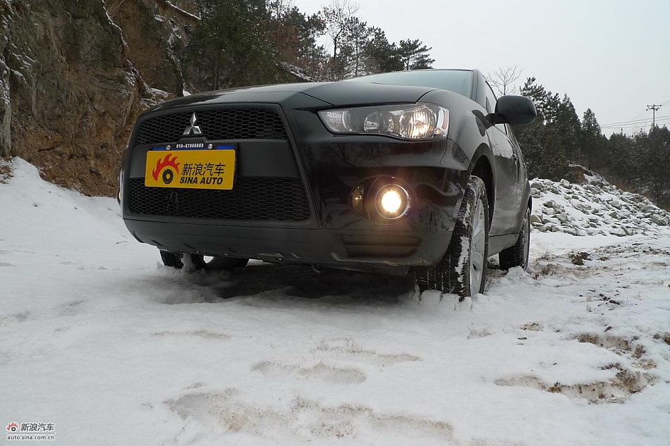 三菱欧蓝德EX劲界2.0运动版外观及细节