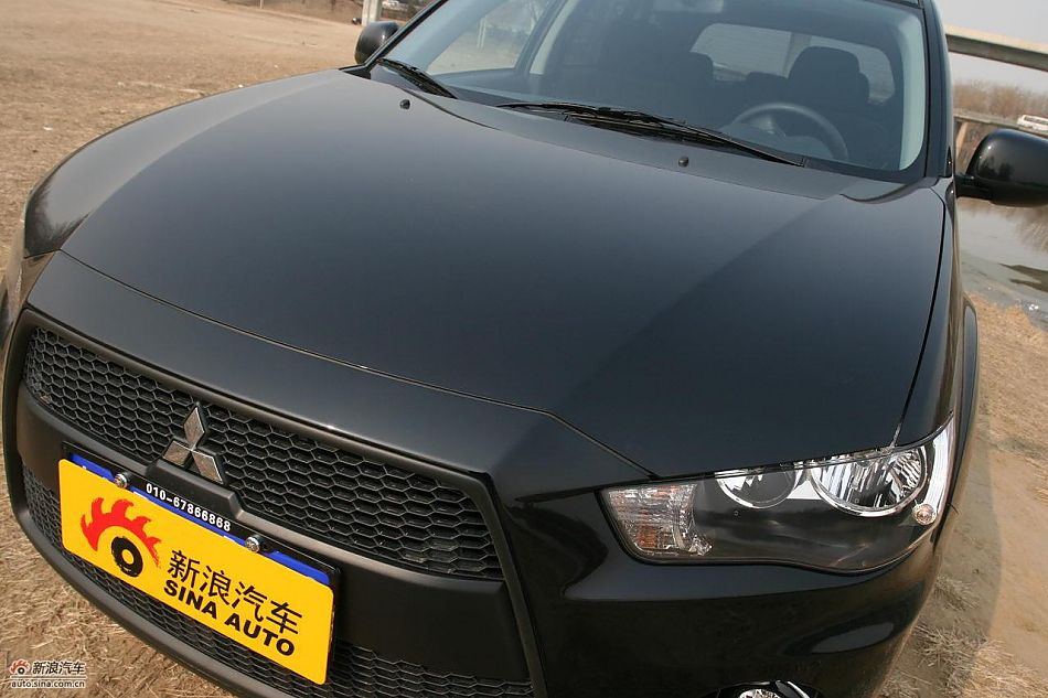 三菱欧蓝德EX劲界2.0运动版外观及细节