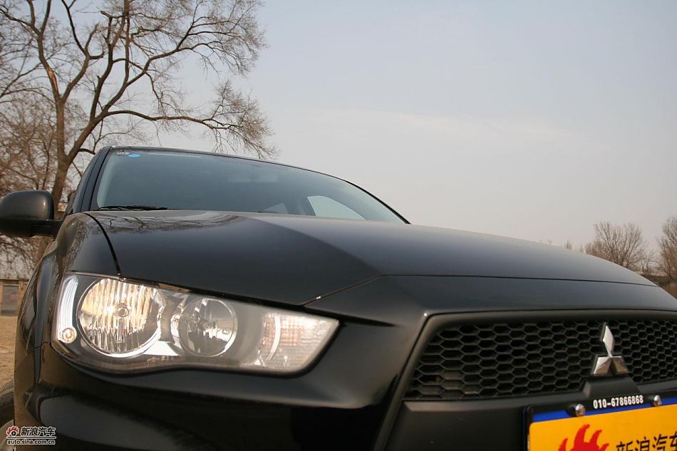 三菱欧蓝德EX劲界2.0运动版外观及细节