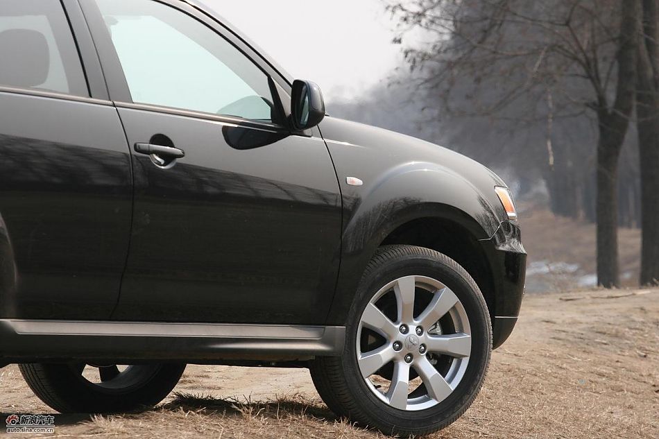 三菱欧蓝德EX劲界2.0运动版外观及细节