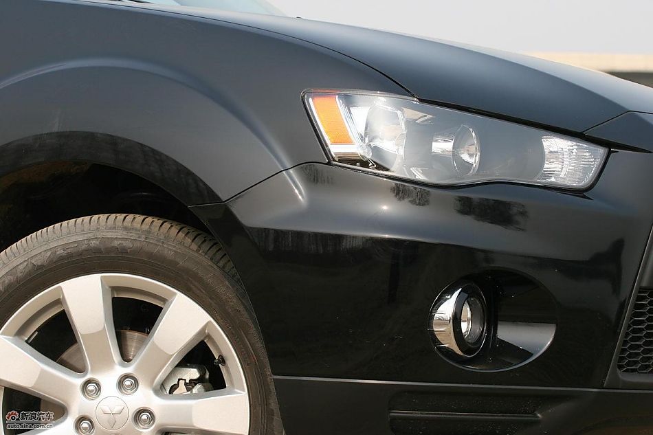 三菱欧蓝德EX劲界2.0运动版外观及细节