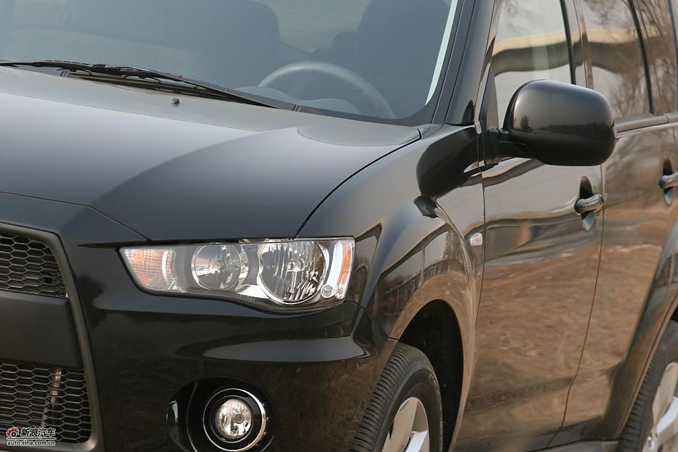 三菱欧蓝德EX劲界2.0运动版外观及细节