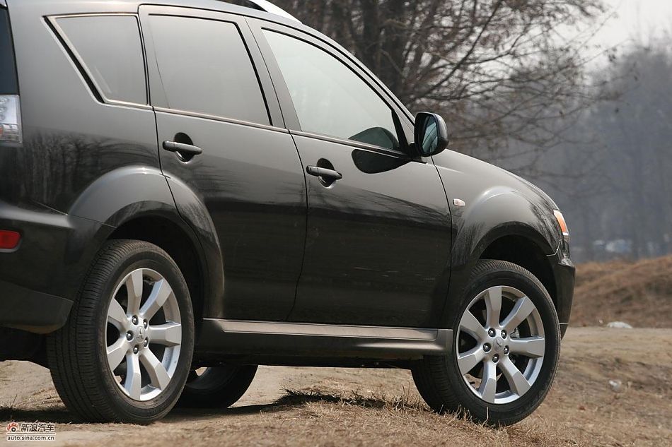 三菱欧蓝德EX劲界2.0运动版外观及细节